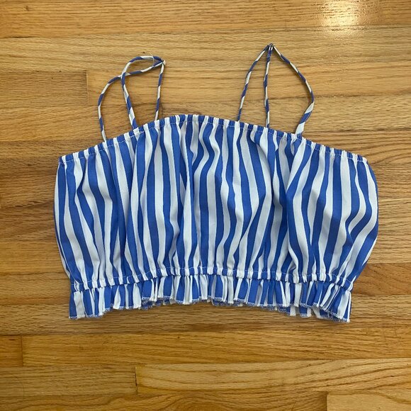 Two Piece Crop Top and Shorts with Adjustable Straps and Waist Tie Size S - Picture 5 of 6